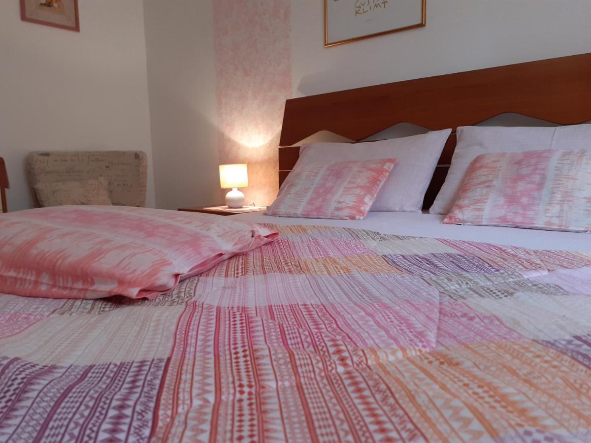 מאלצ'סינה Saglia Apartments מראה חיצוני תמונה